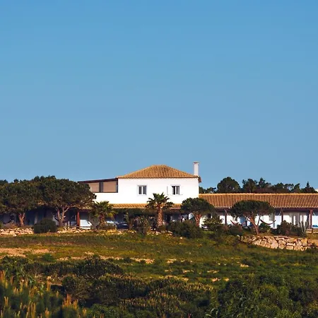 Monte Velho Retreat Centre אלג'זור