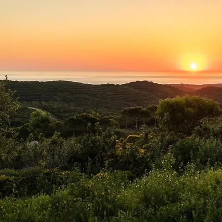 Monte Velho Retreat Centre * אלג'זור